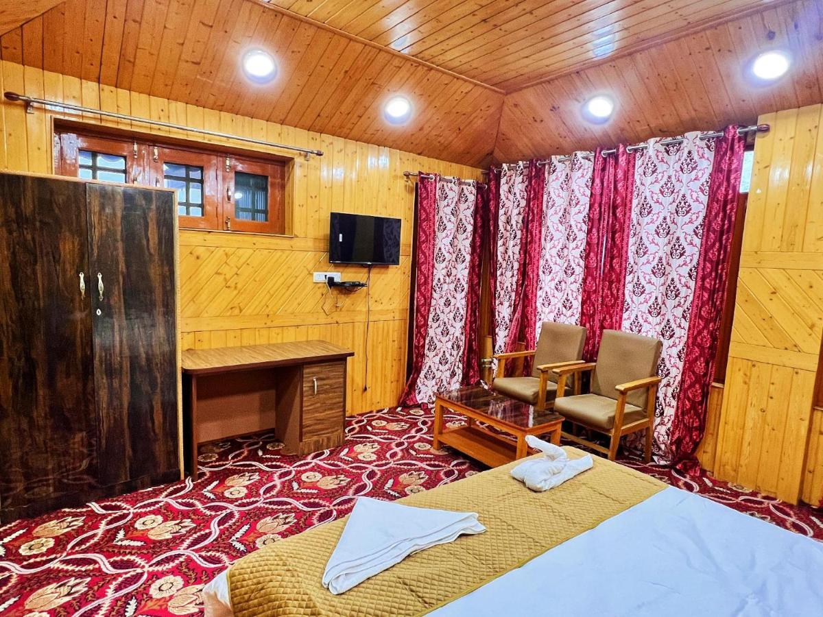 Roseline Inn Srīnagar Eksteriør bilde