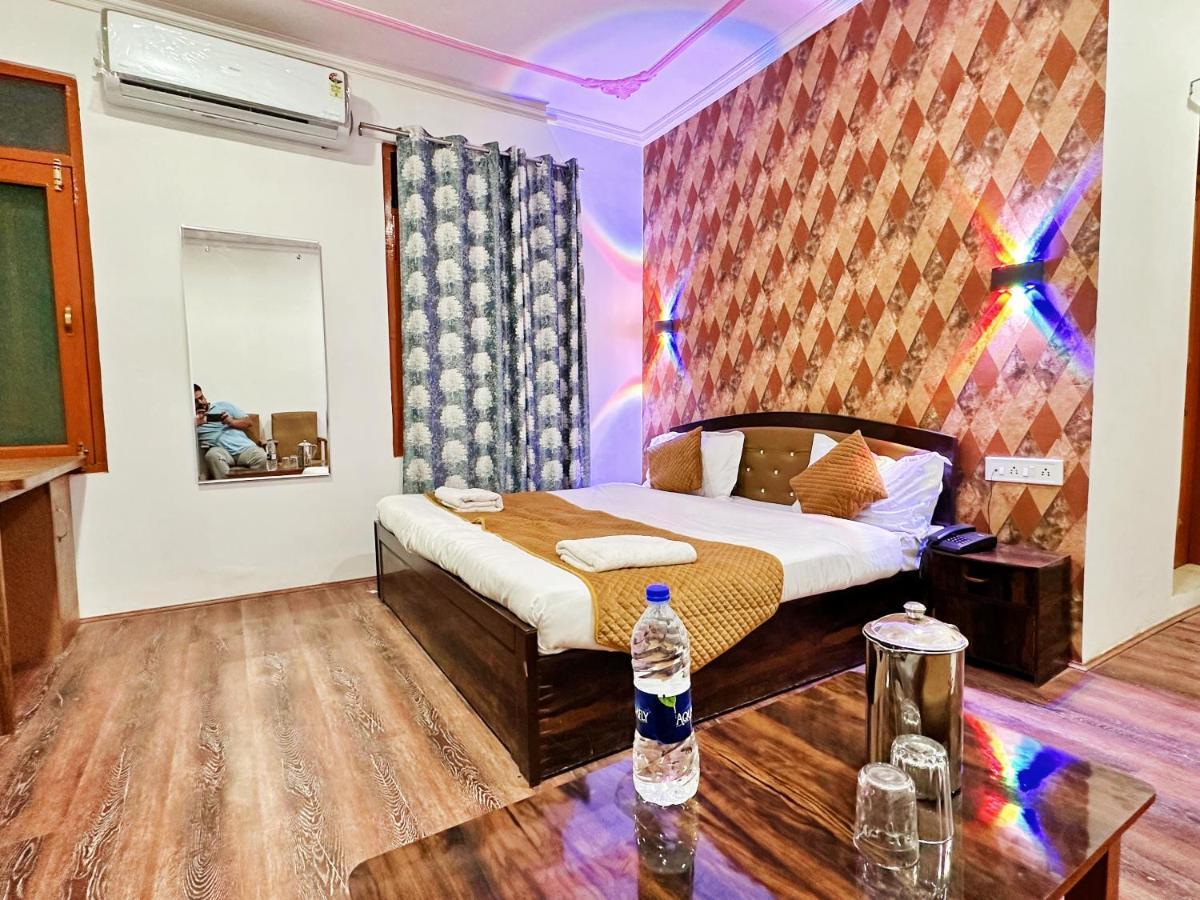 Roseline Inn Srīnagar Eksteriør bilde