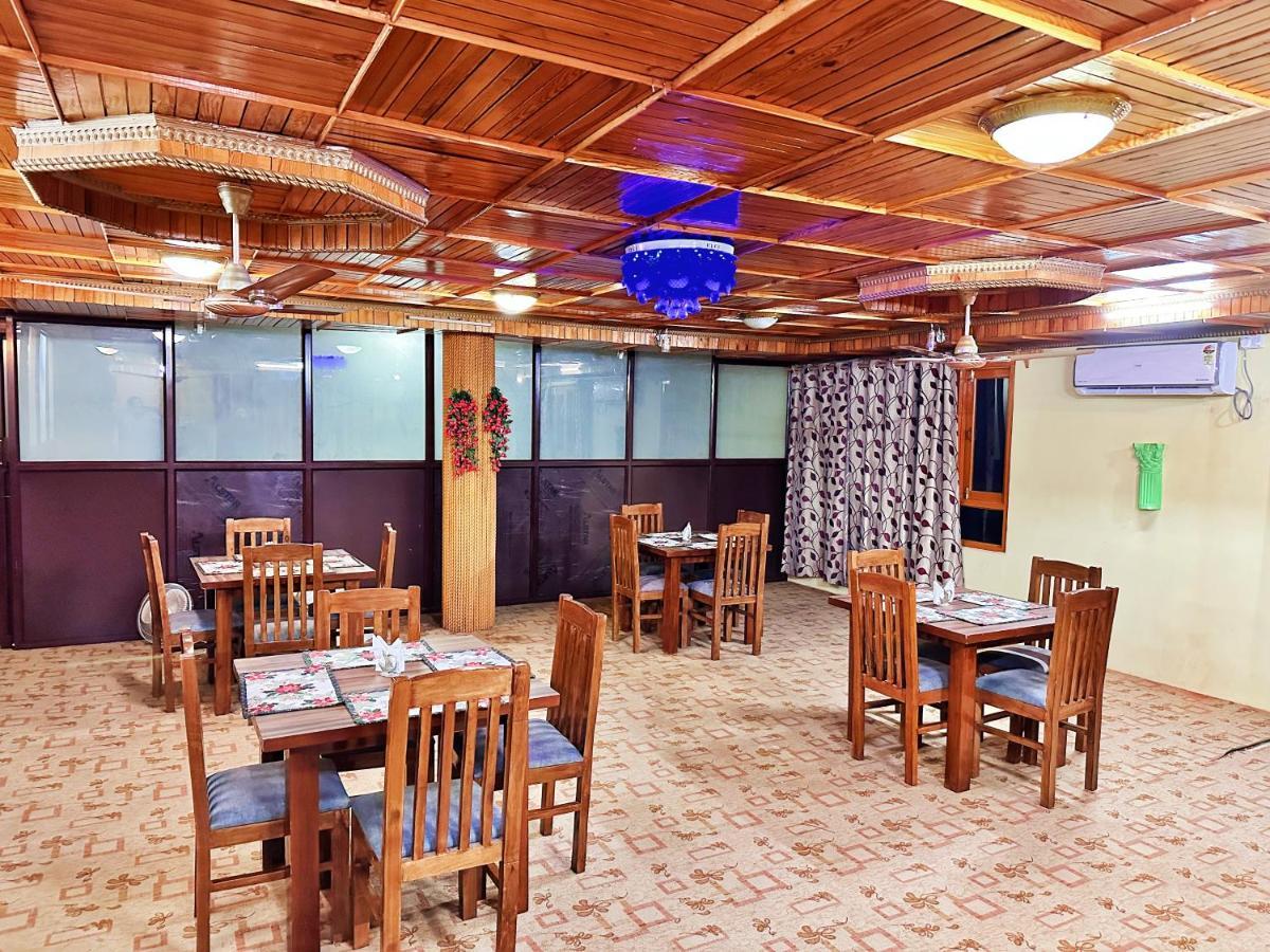 Roseline Inn Srīnagar Eksteriør bilde