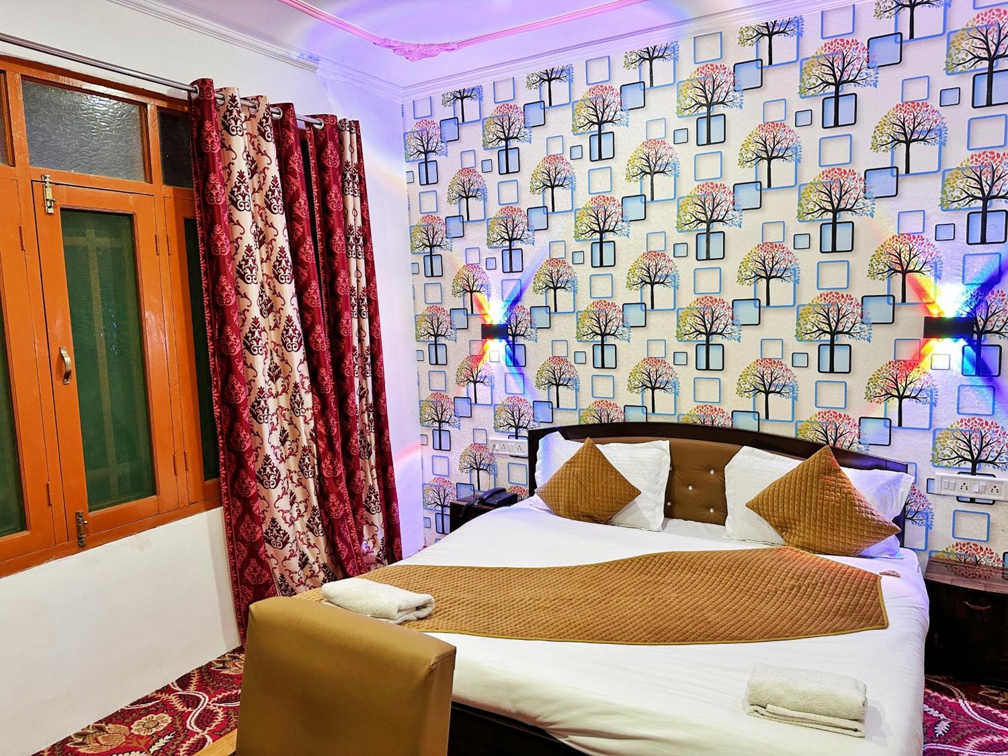 Roseline Inn Srīnagar Eksteriør bilde